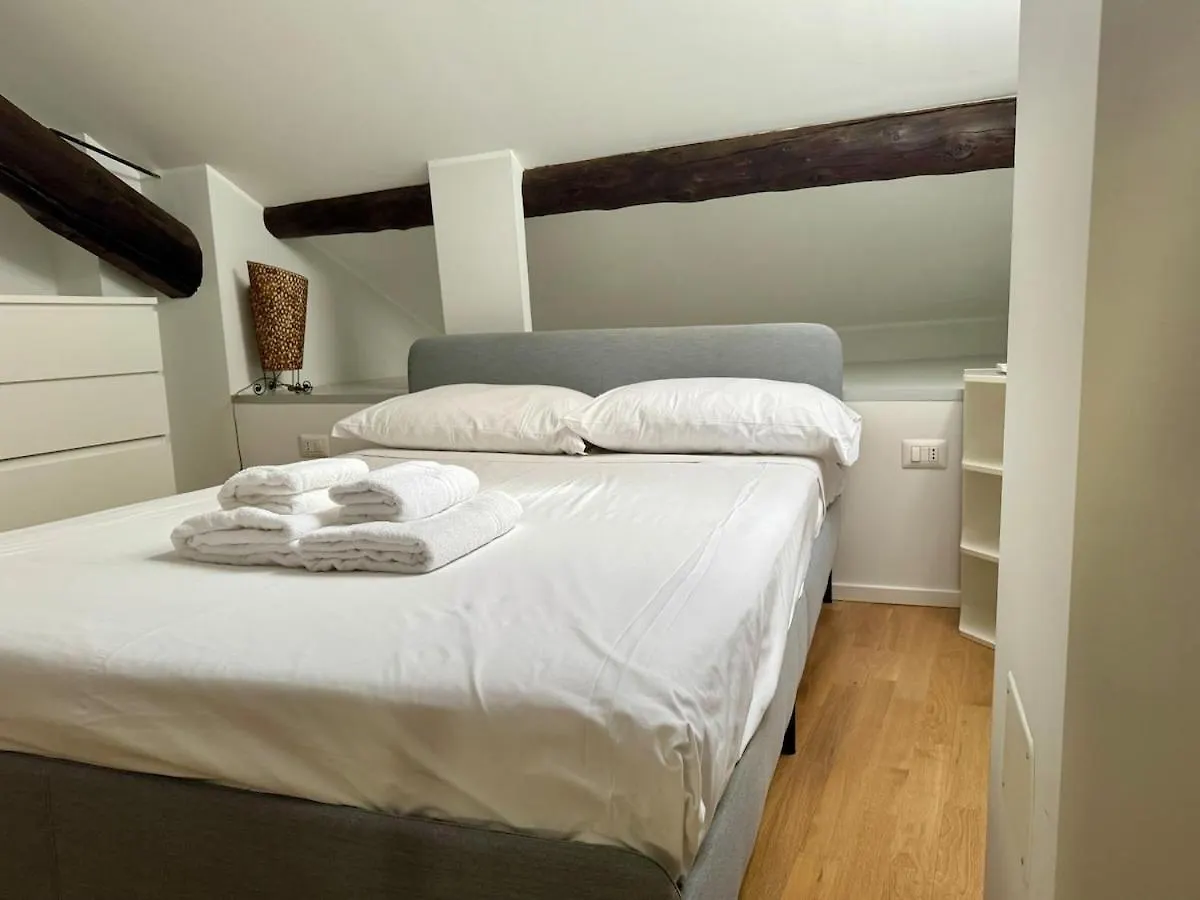 Casa Luminosa Apartment Milan